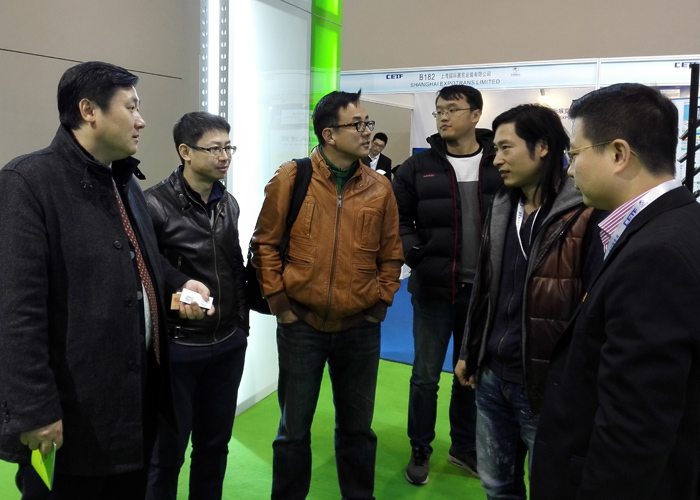 展會現場參觀探討